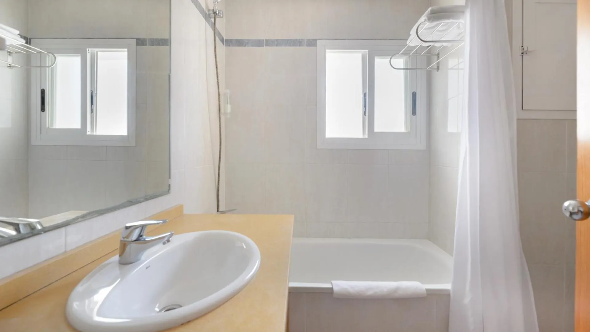 Aparthotel Vibra Sanan - Adults Only San Antonio